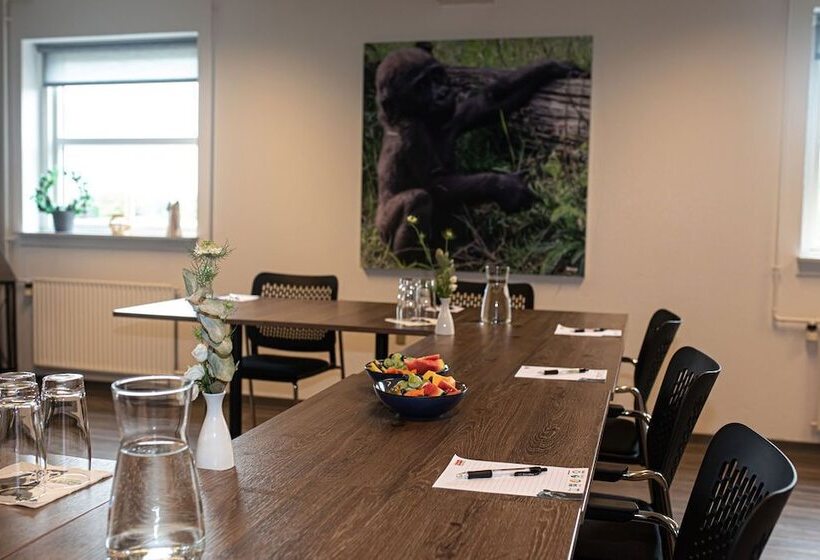 هتل Givskud Zoo Hostel