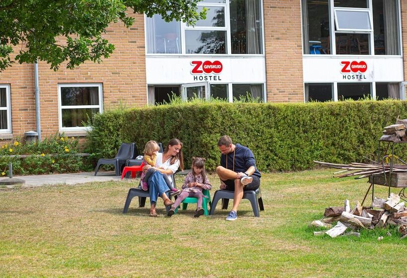 هتل Givskud Zoo Hostel