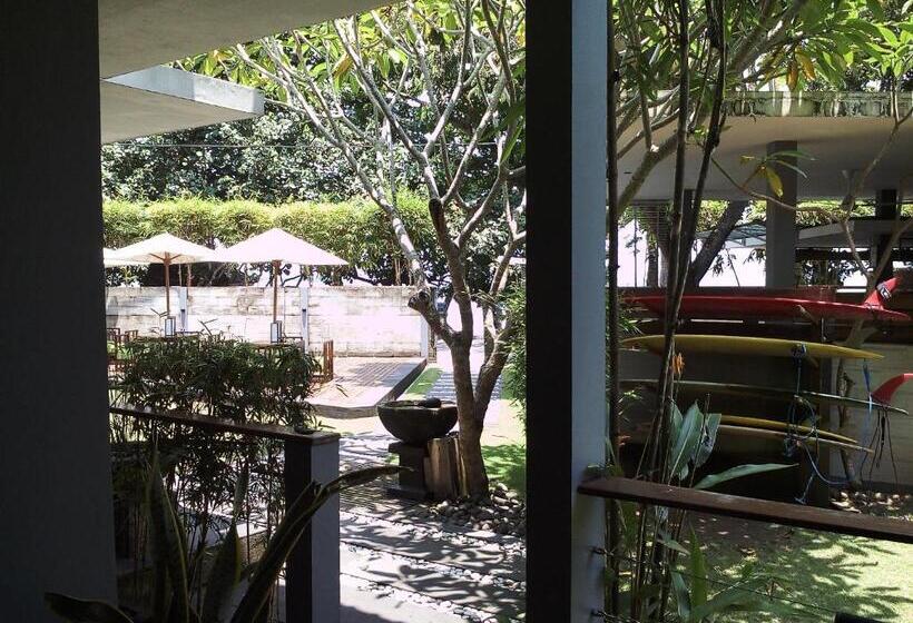 هتل Javacove Beach