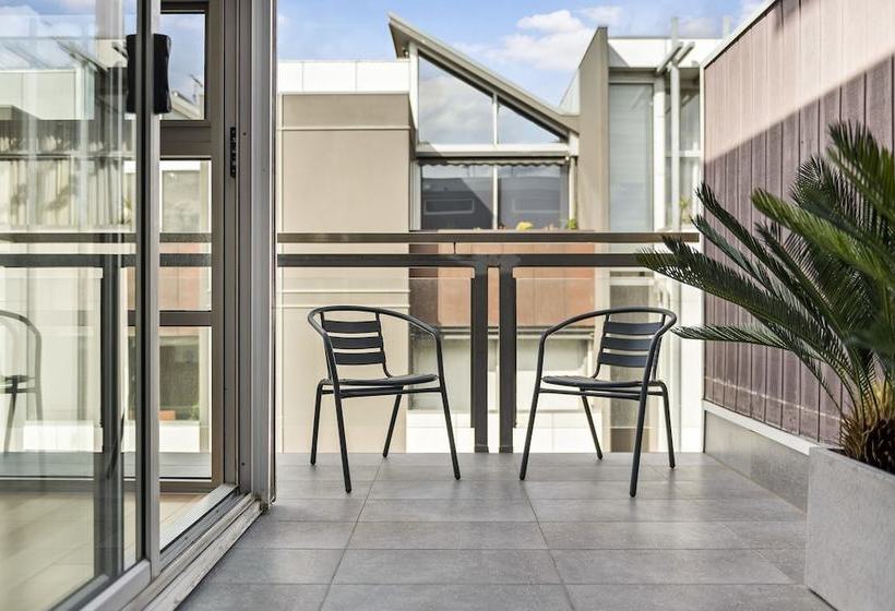 Hotham, 2bdr North Melbourne Apartment