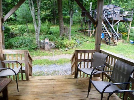 Mountain_roots_lodging