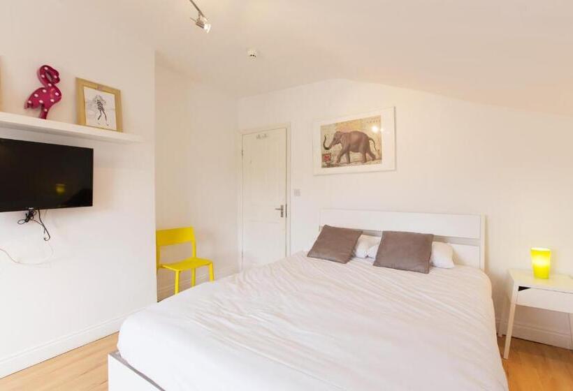 Пансион Tooting Broadway Studios & Rooms By Dc London Rooms