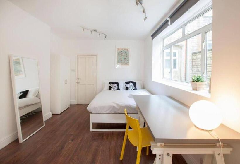 Пансион Tooting Broadway Studios & Rooms By Dc London Rooms