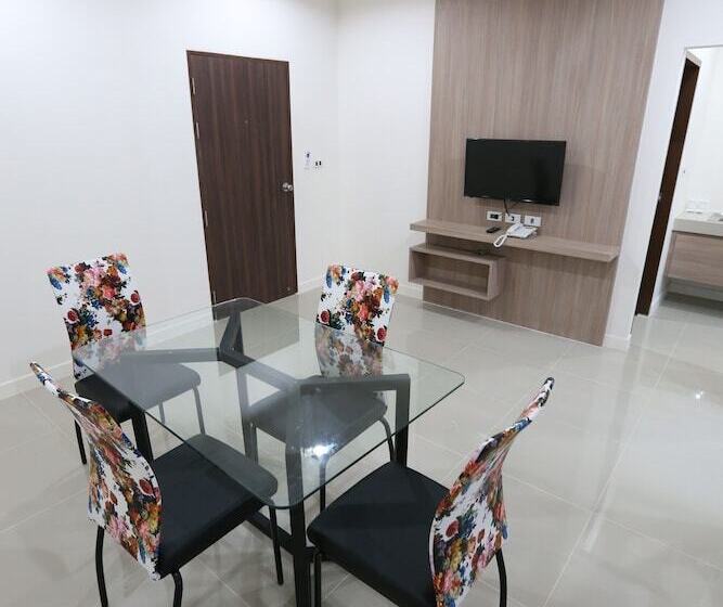 Отель S4 Nai Yang Beach Near Phuket Airport