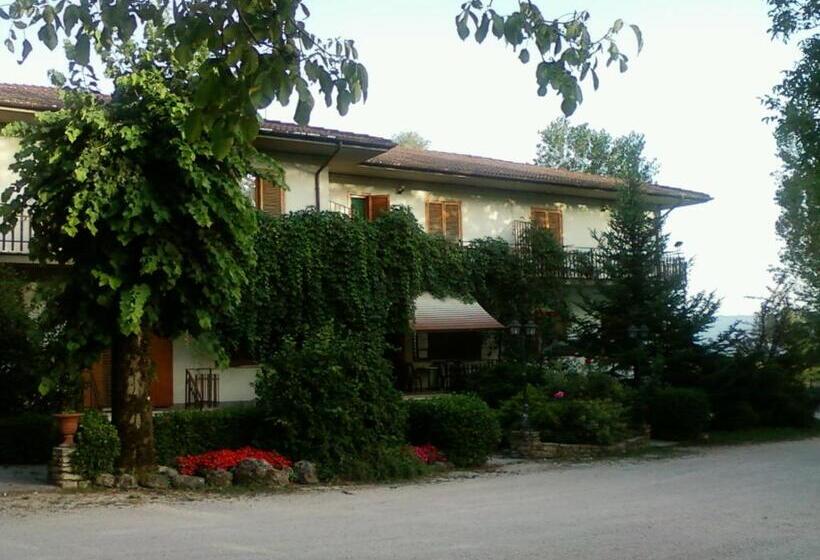 호텔 Albergo Ristoranteparco Alle Nocitra La Cascata Delle Marmore,labro E Valle Santa Di S Francesco