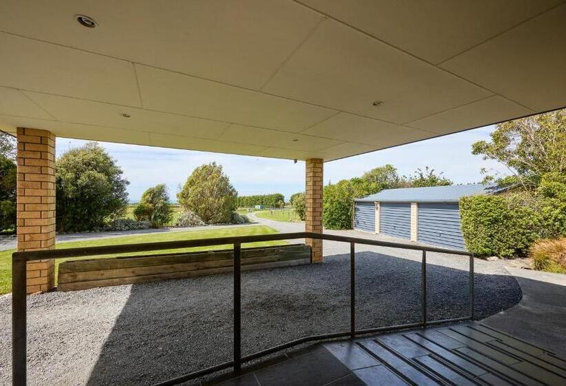 هتل Awatea Country Bed & Breakfast