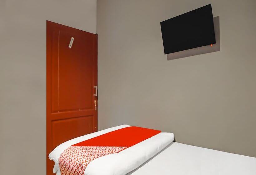 هتل Oyo 990 Stadion Residence
