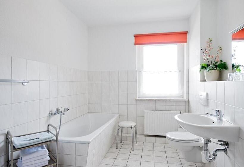 هتل Sportpark Rabenberg