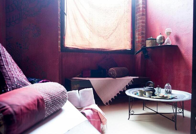 ペンション Casa Baladin Camere Di Charme E Agronidi Dell'open Garden