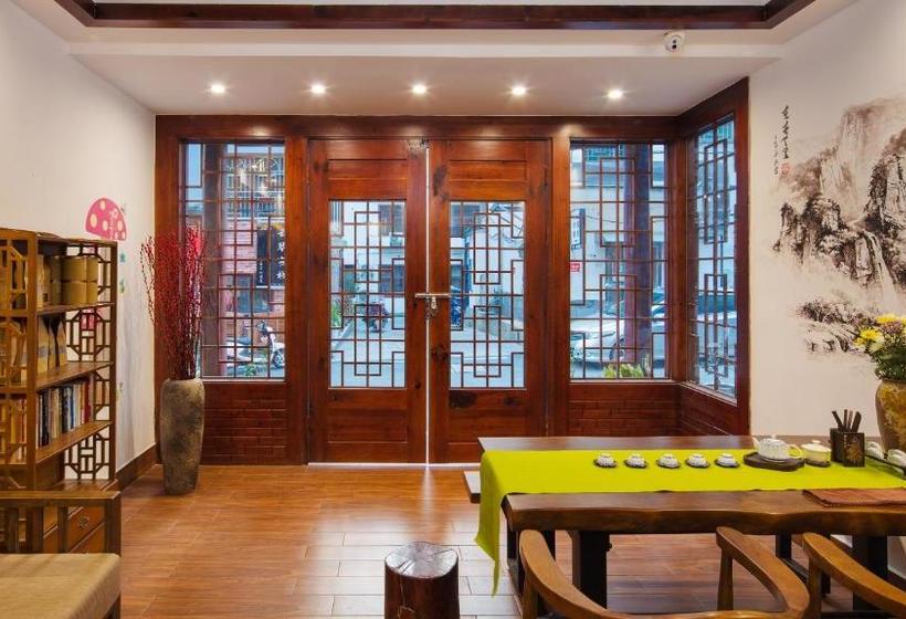 بنسيون Floral  · Spring Guesthouse Zhangjiajie