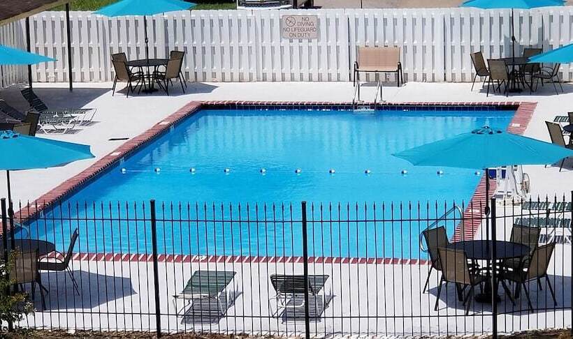 בית מלון כפרי Studio 6 Suites Memphis, Tn East Memphis