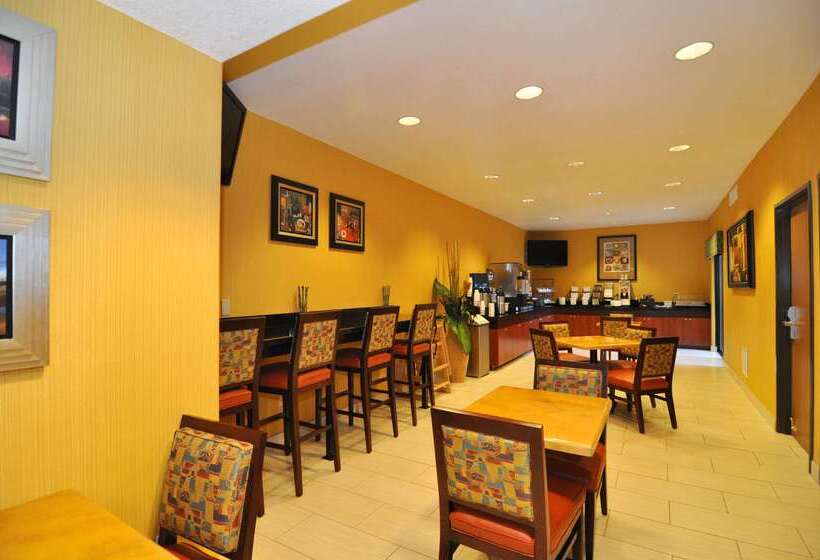 هتل Best Western Plus Fresno Inn
