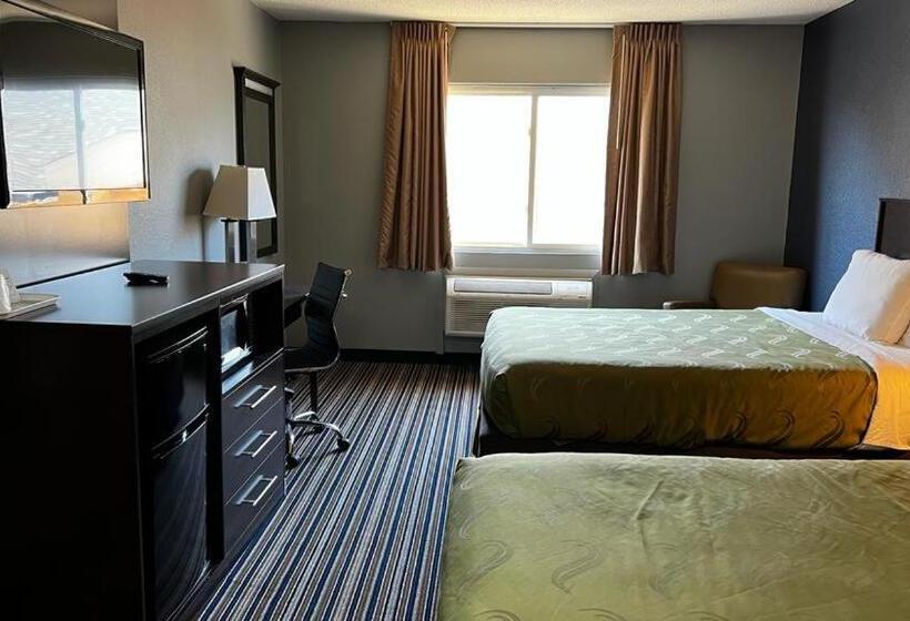 בית מלון כפרי Colby Inn And Suites
