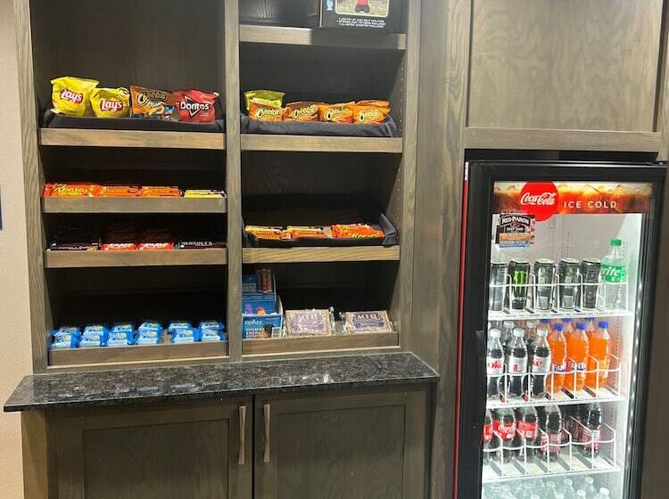 هتل Days Inn By Wyndham Fayetteville