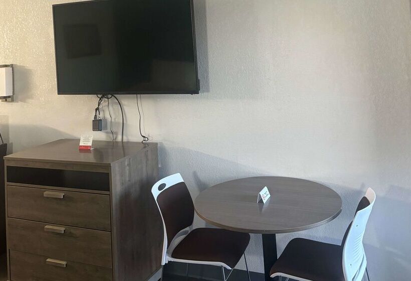هتل Econo Lodge