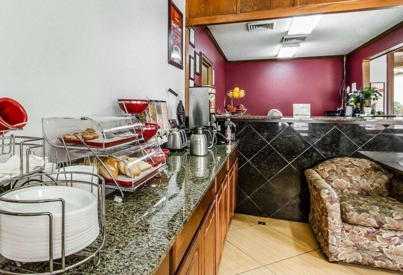 בית מלון כפרי Econo Lodge Inn & Suites Enterprise