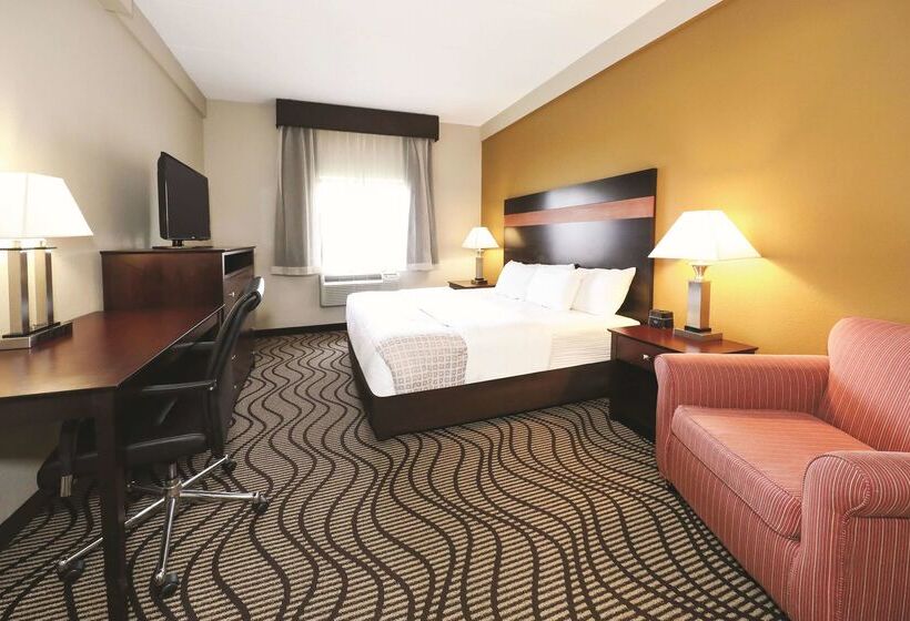 هتل La Quinta Inn By Wyndham Sandusky Near Cedar Point