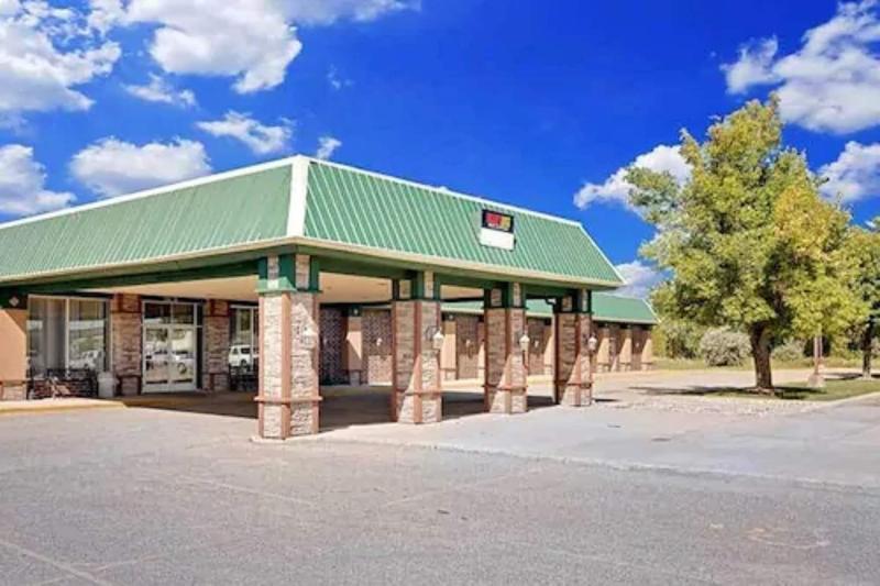 בית מלון כפרי Norwood Inn And Suites Worthington