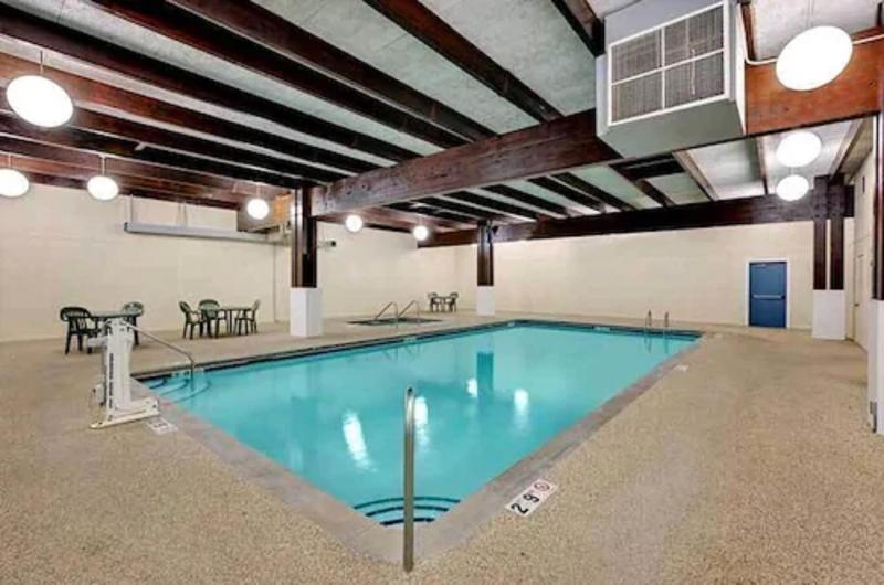 בית מלון כפרי Norwood Inn And Suites Worthington