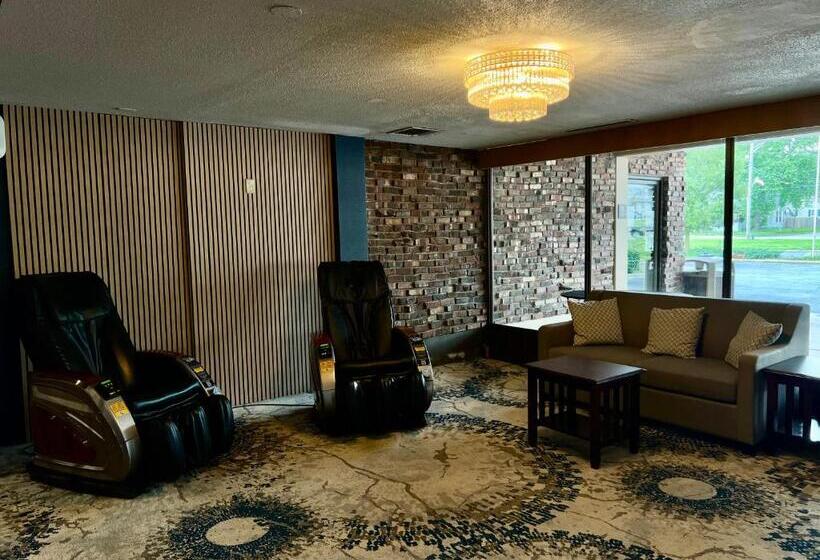 فندق Pine Lake Resort And Banquets