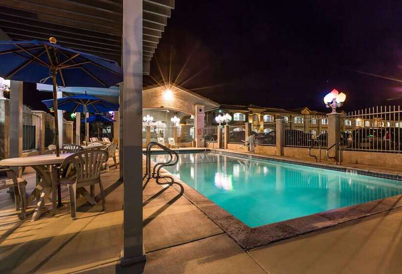 호텔 Quality Inn Near China Lake Naval Station