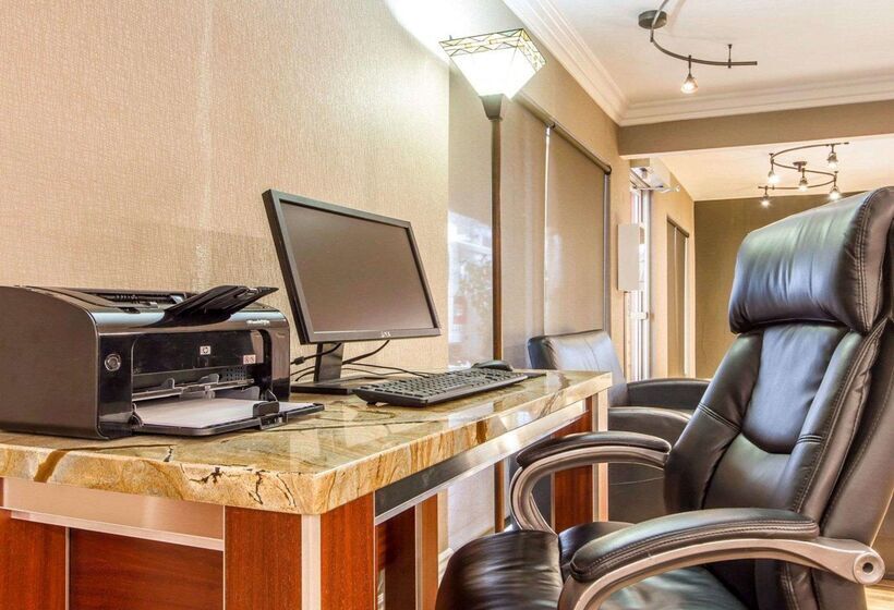 فندق Quality Inn Sacramento Convention Center