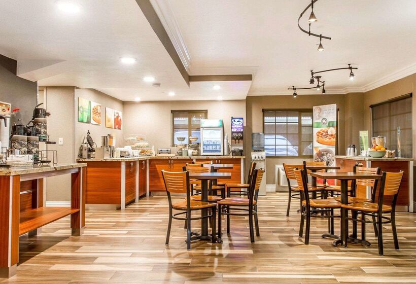 فندق Quality Inn Sacramento Convention Center