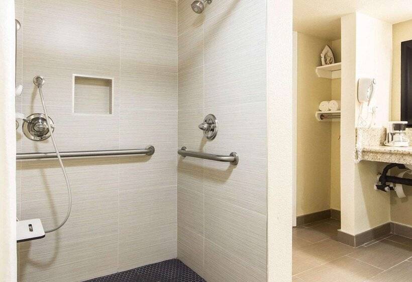 فندق Quality Inn Sacramento Convention Center