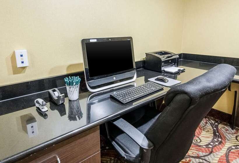 호텔 Quality Inn & Suites Lexington Near I 64 And I 81