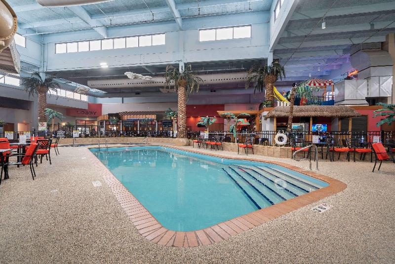 هتل Ramada By Wyndham Sioux Falls Airport   Waterpark Resort & Event Center