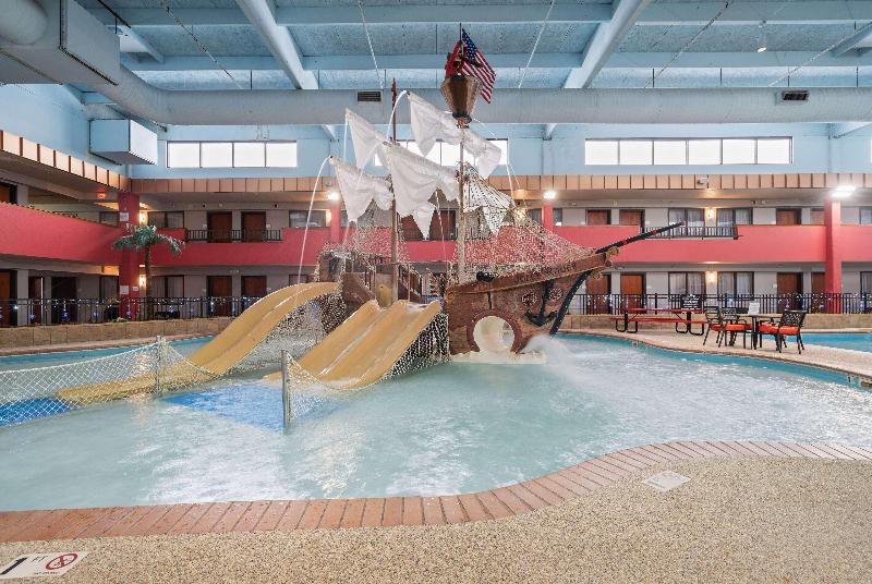 هتل Ramada By Wyndham Sioux Falls Airport Waterpark Resort & Event Center