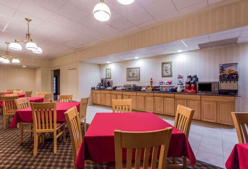 فندق Ramada By Wyndham Triangle/quantico