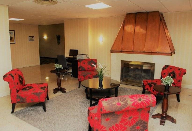 فندق Ramada By Wyndham Triangle/quantico