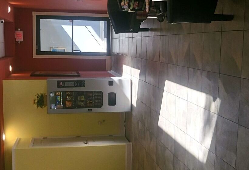 هتل Super 8 By Wyndham Dover