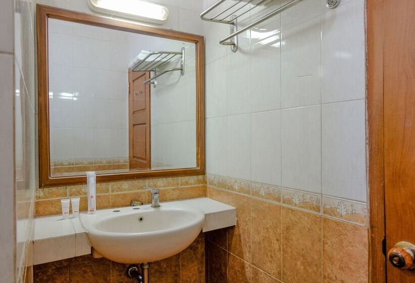 فندق Sarangan Permai By Oyo Rooms