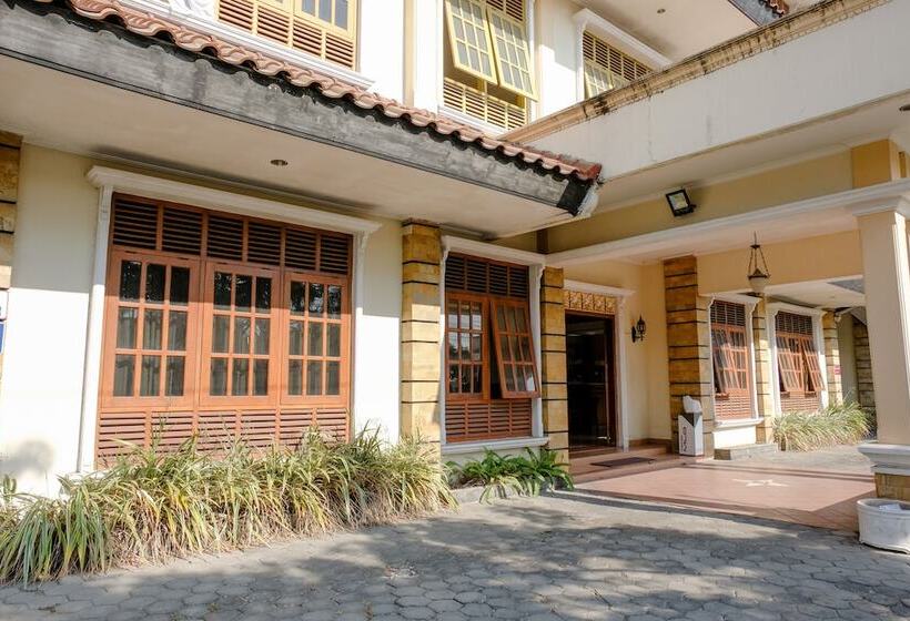 فندق Sarangan Permai By Oyo Rooms