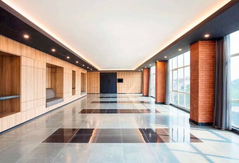 هتل Ibis Styles Bekasi Jatibening