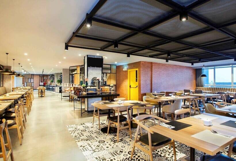 هتل Ibis Styles Bekasi Jatibening