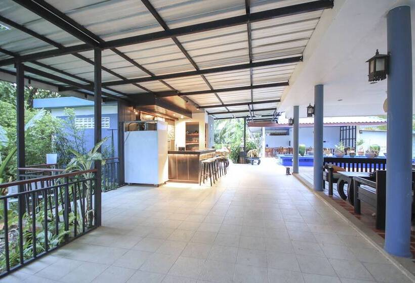 هتل Capital O75345 Praewa Villas Naiyang Phuket
