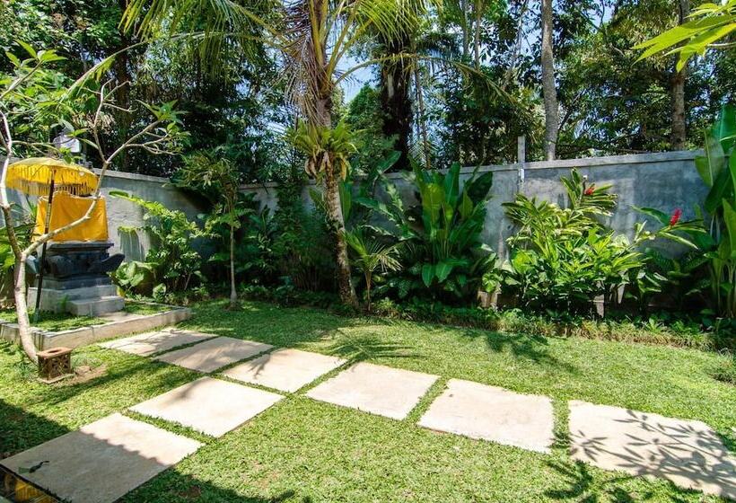 펜션 Sayan Romantis Guest House
