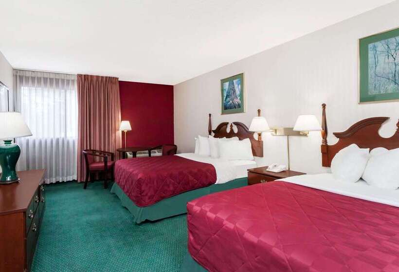 ホテル Baymont By Wyndham Queensbury/lake George