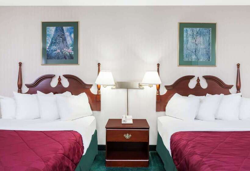 ホテル Baymont By Wyndham Queensbury/lake George