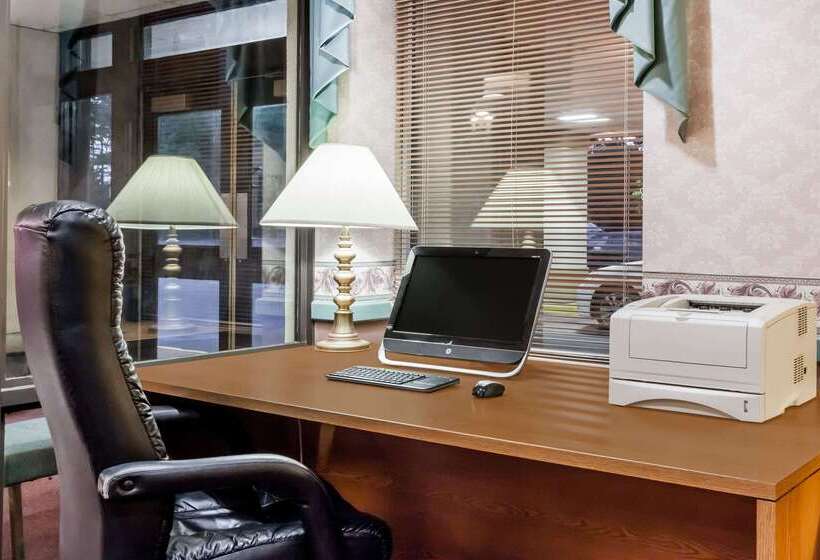 ホテル Baymont By Wyndham Queensbury/lake George