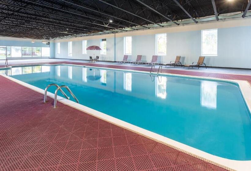 ホテル Baymont By Wyndham Queensbury/lake George