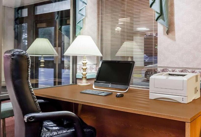 ホテル Baymont By Wyndham Queensbury/lake George