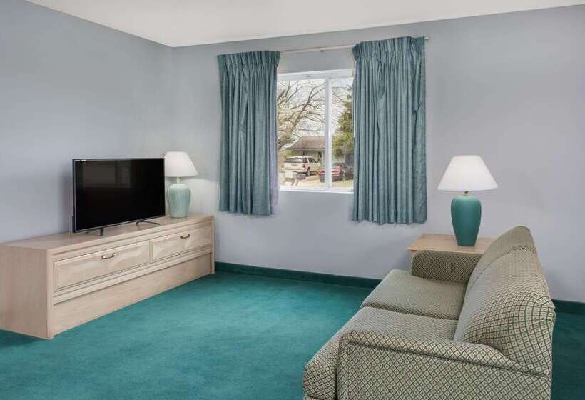فندق Days Inn By Wyndham Osage Beach Lake Of The Ozarks