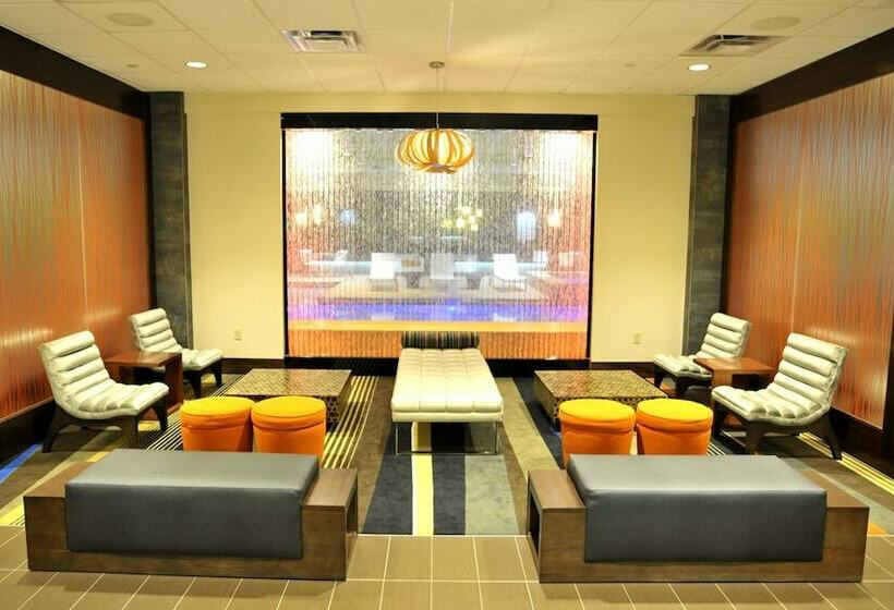 هتل Holiday Inn And Suites Charleston West, An Ihg