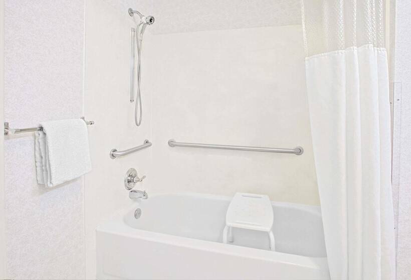 هتل Quality Inn Grand Rapids Near Downtown