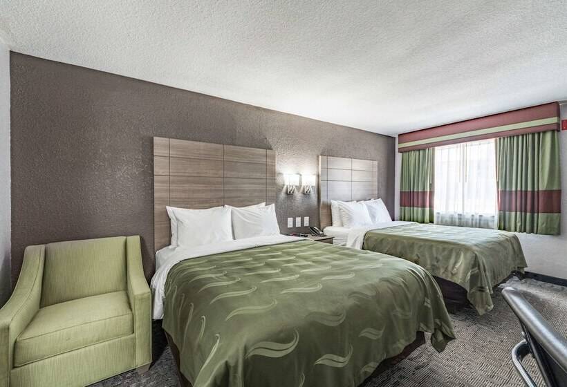 ホテル Quality Inn I 10 East Near Frost Bank Center