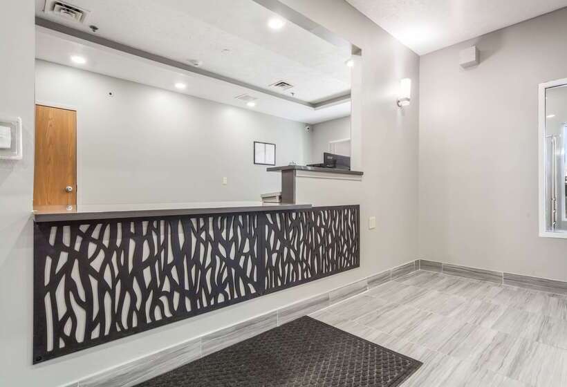هتل Quality Inn & Suites West Omaha   Ne Linclon